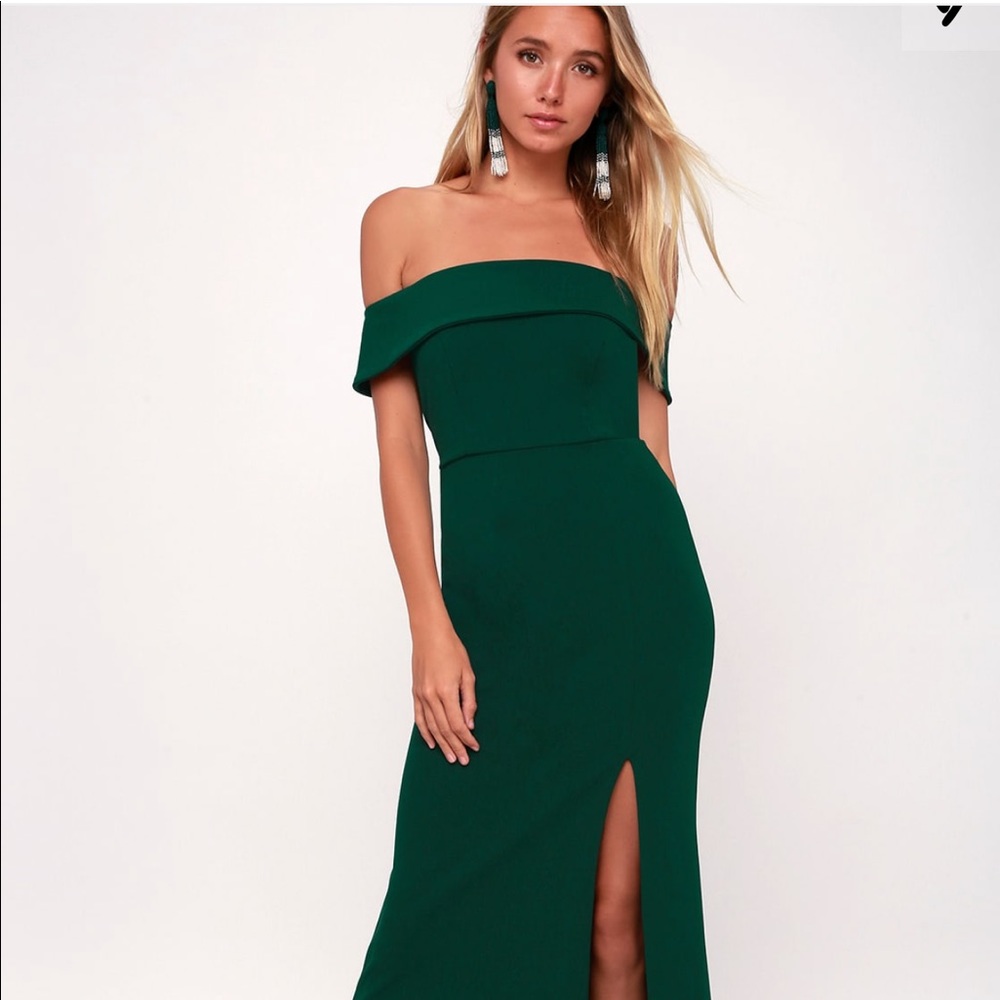 NWT Lulu’s Aveline Off the Shoulder Maxi Dress-Forest Green.  Med.  Bridesmaid